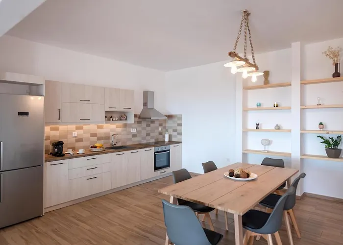 Panteronisia View Semesterbostad Angairiá